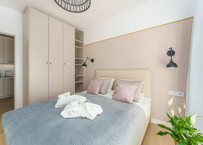 Lighthouse - Polanki Aqua -